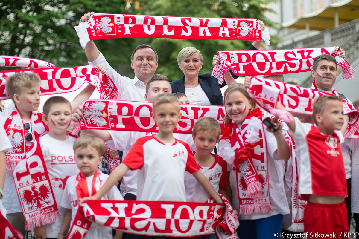 Wspólne kibicowanie polskiej reprezentacji podczas Euro 2016 