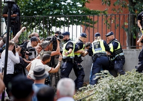 Turcja odpowiada na spalenie Koranu. Szwecja coraz dalej od NATO