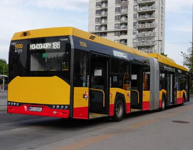 Miniatura: Dwa wypadki autobusów w Warszawie. Miasto...