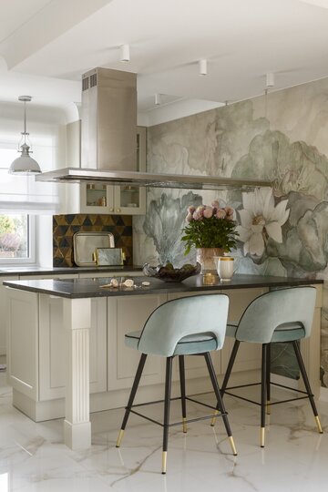 Eleganckie wnętrze ze złotą poświatą, realizacja MM Architekci 