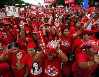 Miniatura: Tysiące "czerwonych koszul" chcą powrotu...