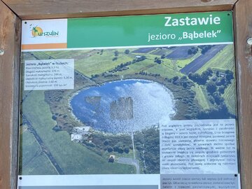Tablica przy Jeziorze Bąbelek