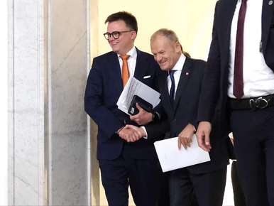 Miniatura: Szymon Hołownia wraca do gry. Na stole ma...