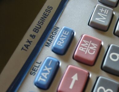Miniatura: Mniej osób zapłaci podatki, więc wpływy...