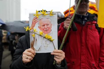 Narodowy Marsz Papieski w Warszawie 