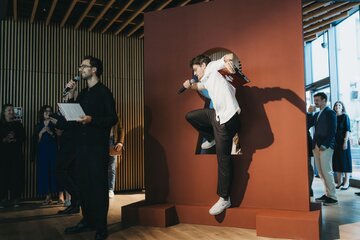 Wystawa Grzegorza Marta w&nbsp;Hotelu Nobu Warsaw pokazuje festiwal Break in&nbsp;Classic z&nbsp;perspektywy niedostępnej dla&nbsp;publiczności &ndash; pełnej emocji, skupienia i&nbsp;chwil rozgrywających się poza sceną