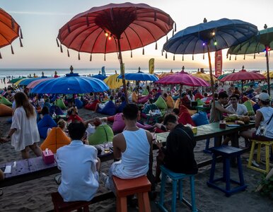 Miniatura: Zamieszki w Indonezji. Komunikat...