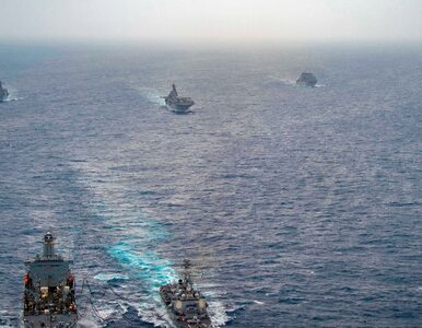 Miniatura: Chińskie wojsko: Amerykański okręt...