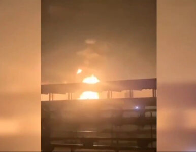 Miniatura: Pożary w Rosji. Dron uderzył w rafinerię,...