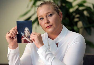 Virginia Roberts, kt&oacute;rą Jeffrey Epstein miał skrzywdzić, gdy miała 15 lat