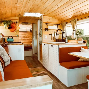 Tyler Hjorting, Lexi O’Brien i ich dom na kółkach 