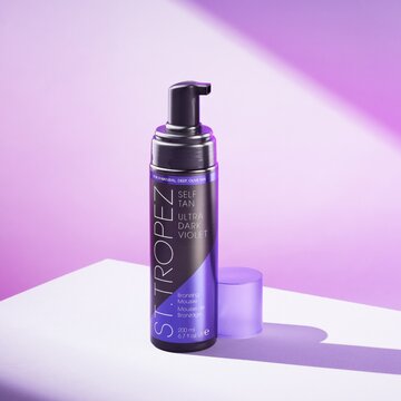 Ultra ciemna pianka samoopalająca Violet od&nbsp;St. Tropez