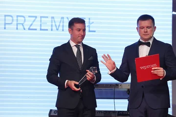 Innowatory „Wprost” 2015 Gala była zwieńczeniem V edycji rankingu najbardziej innowacyjnych polskich przedsiębiorstw prowadzonego przez tygodnik „Wprost” od 2011 r. Statuetki INNOWATORÓW trafiają do najlepszych firm w najbardziej dynamicznych sektorach gospodarki. Sektory te to: