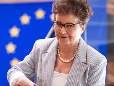 Miniatura: Gronkiewicz-Waltz: Trudno oczekiwać, że...