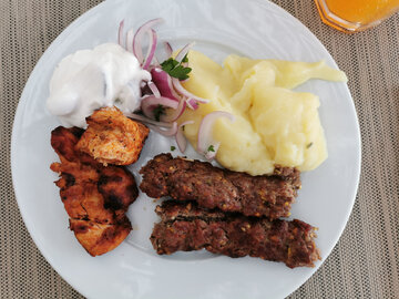Kebab z&nbsp;pistacjami
