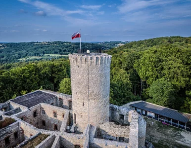 Miniatura: Słynny zamek do zamknięcia. Turyści mają...