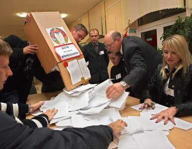 Miniatura: Białorusini skończyli głosować, teraz...