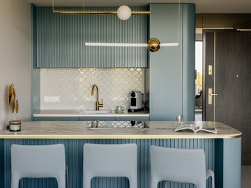 Dwupoziomowy rodzinny apartament wakacyjny w&nbsp;Świnoujściu, proj. Soul Interiors
