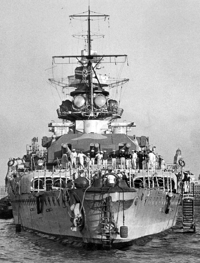 Admiral Graf Spee – niemiecki krążownik ciężki typu Deutschland