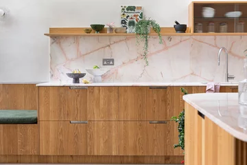 Drewniane meble do kuchni Wnętrze kuchni urządzonej drewnianymi meblami