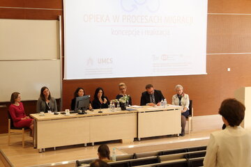 Obrady podczas konferencji: Opieka w&nbsp;procesach migracji