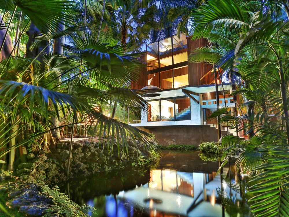 Dom znajduje się w Coconut Grove w Miami 