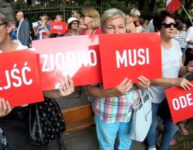 Miniatura: Spora demonstracja przed KPRM. „Ziobro...