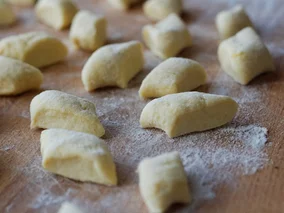 Miniatura: Dodaję 2 łyżki do kopytek. Wychodzą...