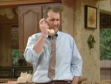 Ed O'Neill jako Al Bundy w serialu „Świat według Bundych” (1987) 