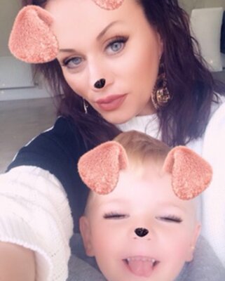 Miniatura: Daje dzieciom na święta wiele prezentów....