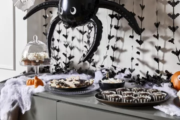 Dekoracje i naczynia na Halloween, Westwing 