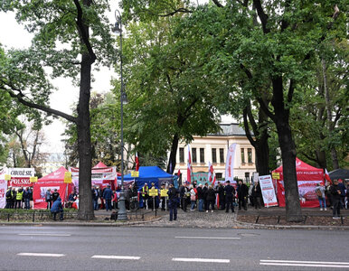 Miniatura: Rządzący wejdą „z drzwiami” do TK? Żurek:...