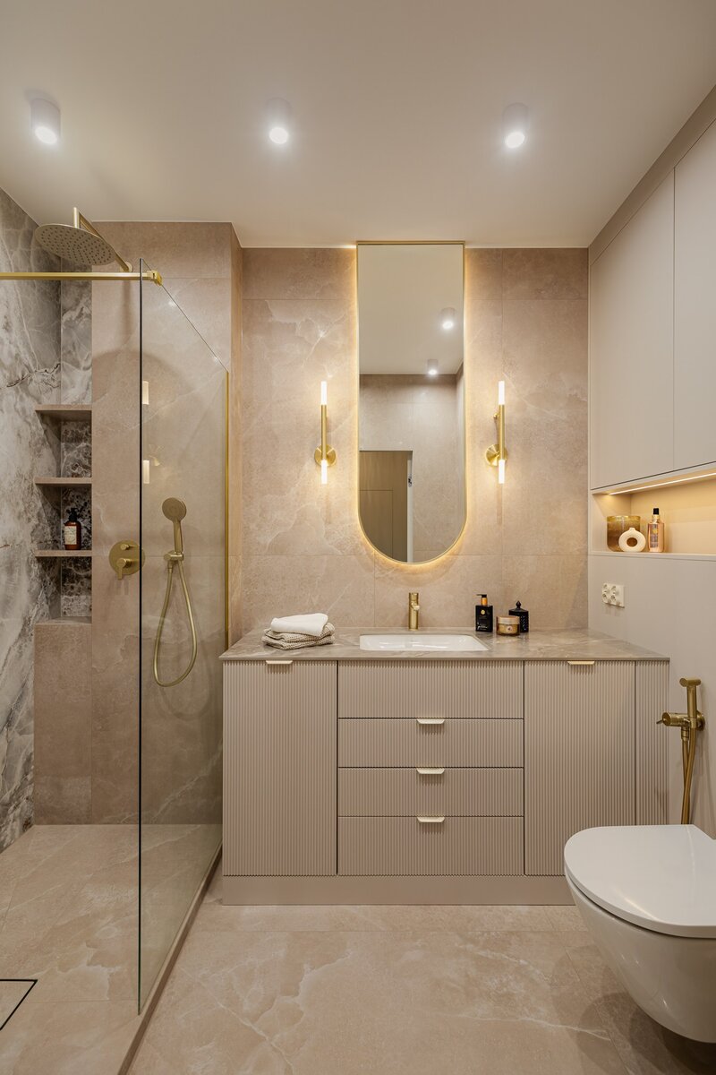 Soft minimalizm w&nbsp;59-metrowym mieszkaniu w&nbsp;Gdyni &ndash; kaszmirowa paleta, angielska jodełka i&nbsp;konsekwentnie zaprojektowane detale autorstwa Agaty Piltz