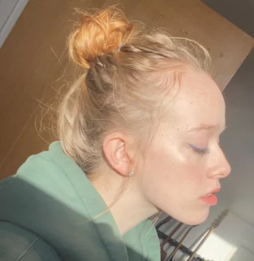 Amybeth McNulty 