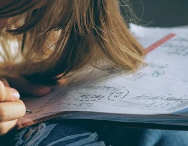 Miniatura: 10 prostych pytań z matematyki. Uczeń...