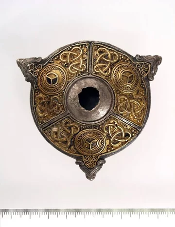 Jeden ze skradzionych wikińskich przedmiotów 
