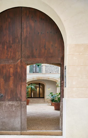 Renowacja zabytkowego budynku mieszkalnego w Hiszpanii, projekt OHLAB v2com, 2303-03, OHLAB