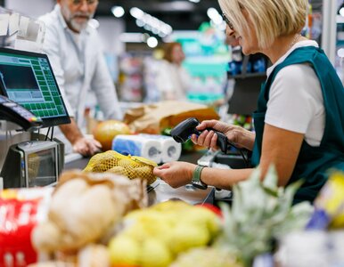 Miniatura: Fala zwolnień w handlu. To niestety nie...