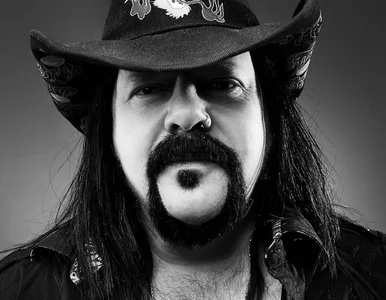 Miniatura: Nie żyje współzałożyciel kultowego zespołu...