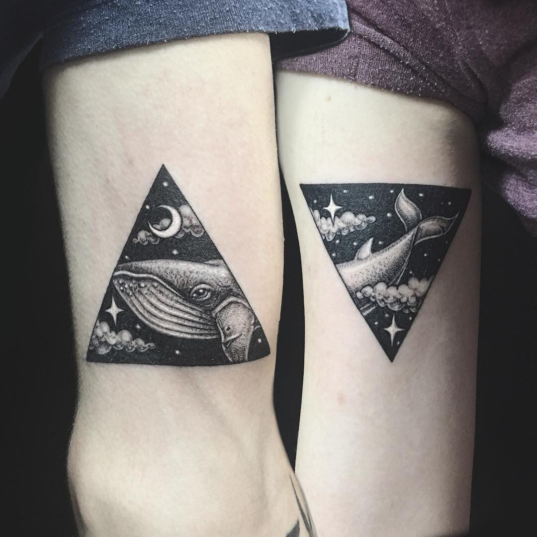 Pasujące tatuaże z wielorybem dla pary 