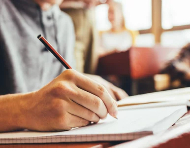 Miniatura: Morderczy quiz ortograficzny. Pytanie 6....