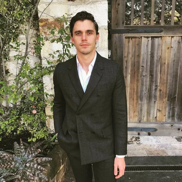 Antoni Porowski 