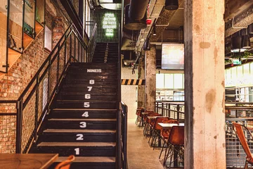 Nines, restauracja Roberta Lewandowskiego mieści się w starym browarze przy ulicy Grzybowskiej w Warszawie 