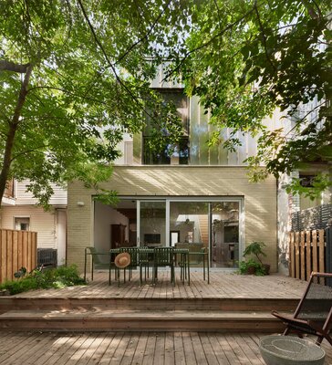 Miniatura: Rodzinny dom z dobudówką, projekt...