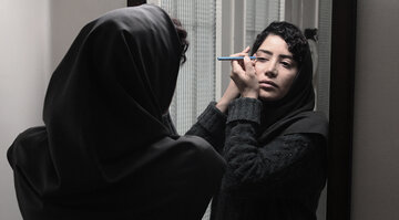 kadr z&nbsp;filmu "Retouch" (2017)