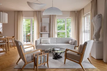 BXB studio stworzyło hybrydowe wnętrze w Warszawie – biuro i mikroapartament w jednym. Projekt zdobył European Property Awards 2025–2026 