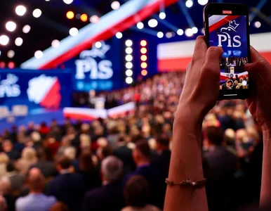 Miniatura: Suto zakrapiana impreza po kongresie PiS....
