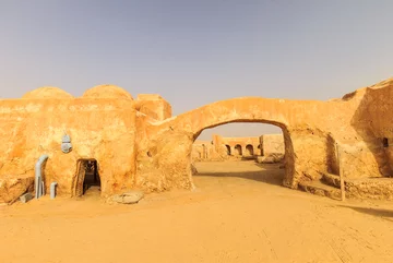 Tunezja. Wioska imitująca krajobraz na Tatooine, opuszczona po nakręceniu „Gwiezdnych Wojen” 