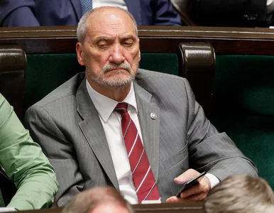 Miniatura: Macierewicz liczy, że wróci do MON?