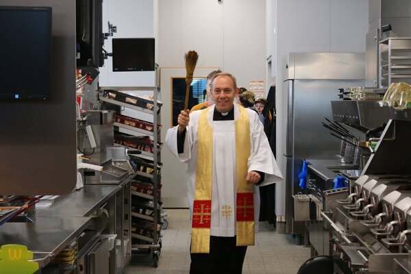 Miniatura: Zdjęcia z uroczystego otwarcia restauracji...